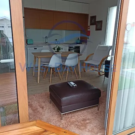 בית הארחה West Bay House *