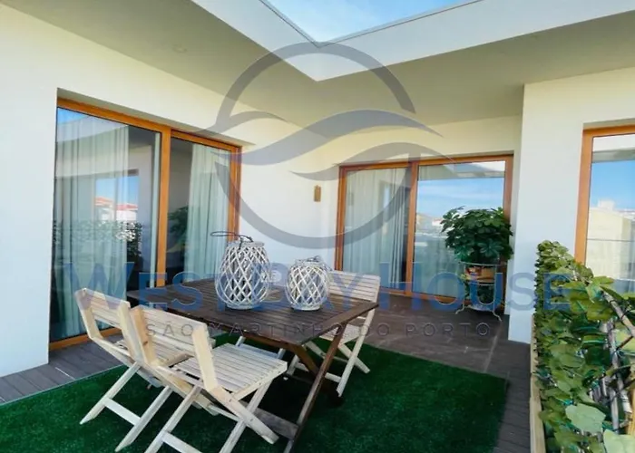 West Bay House Guest house 4*